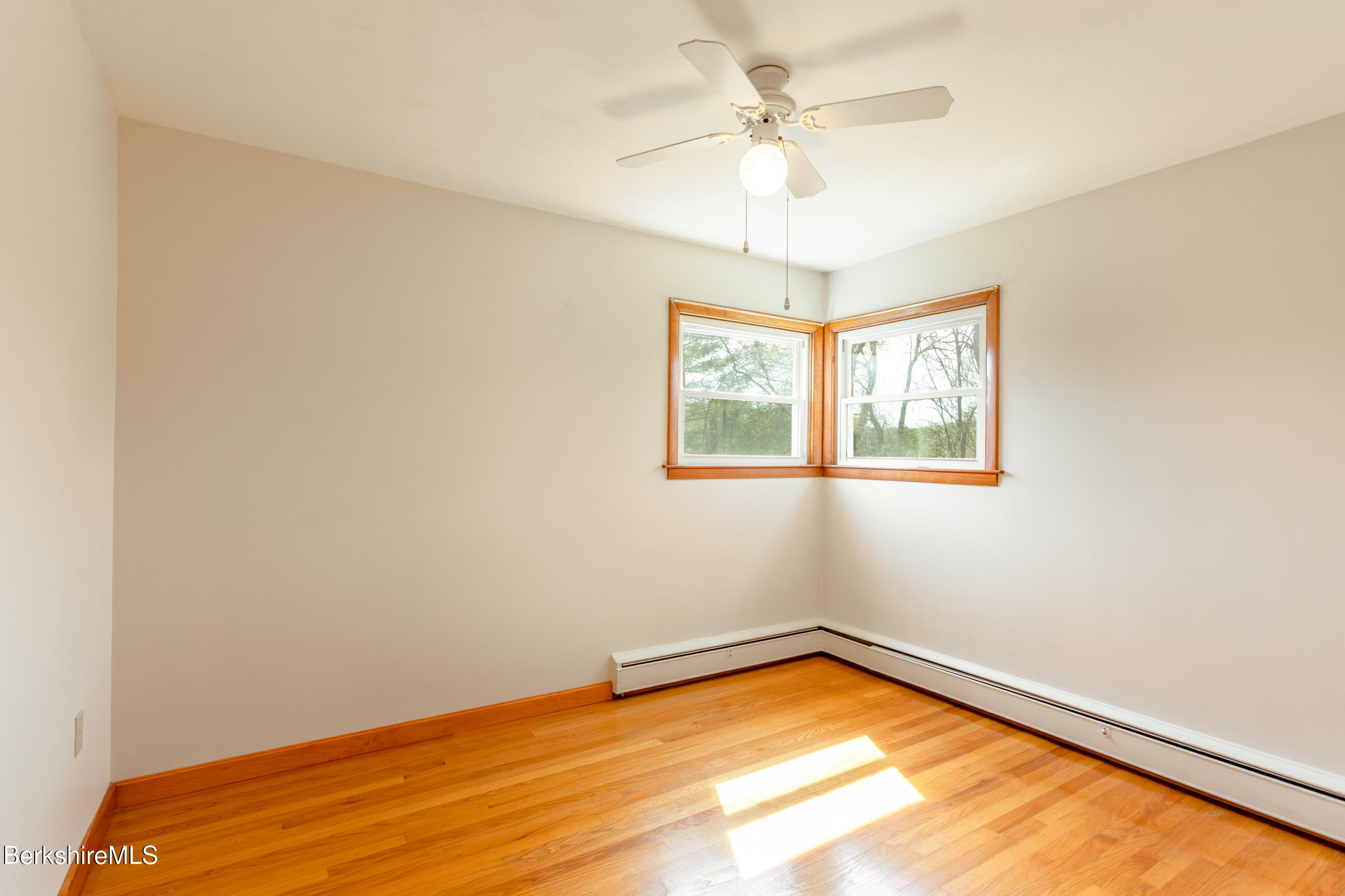 51 Howe Road Pittsfield, MA 01201 - Photo 20 of 26 image-1