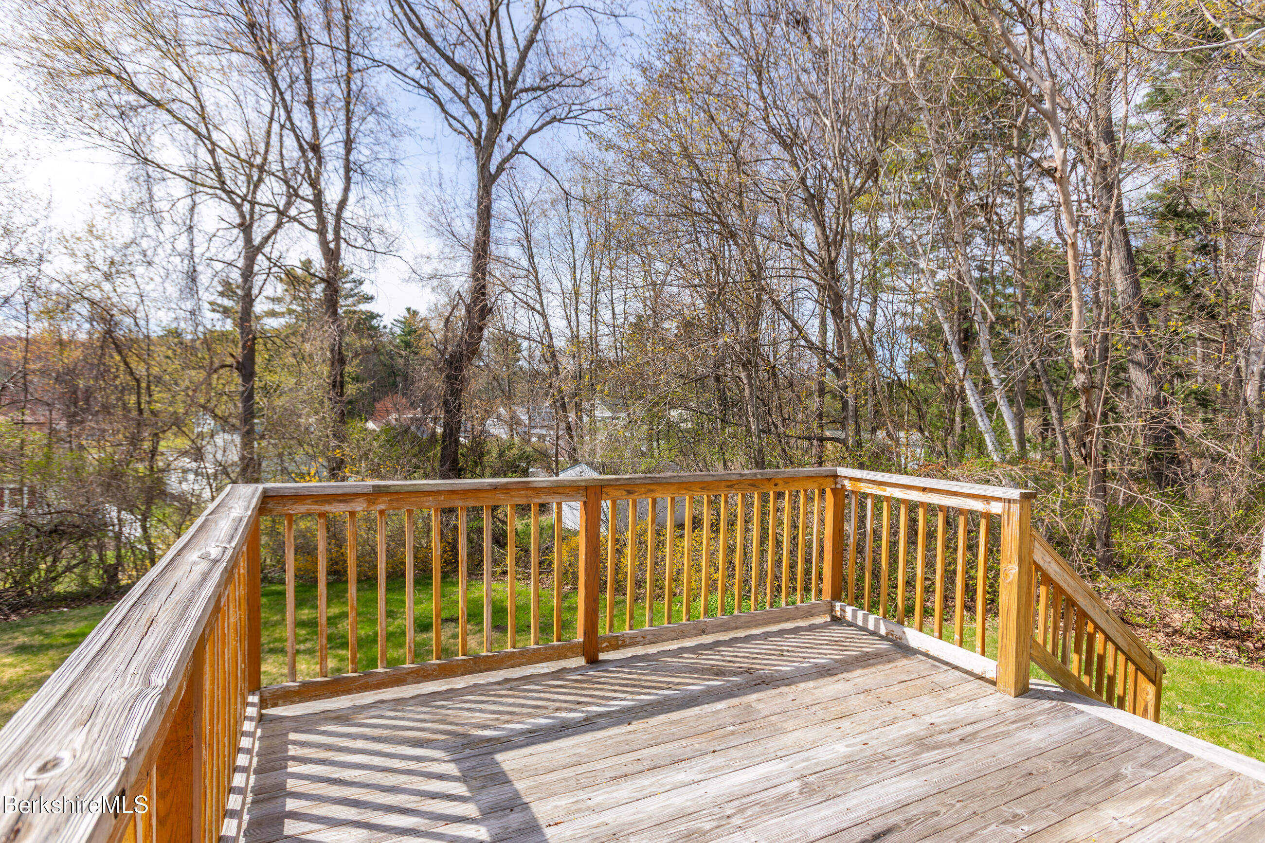 51 Howe Road Pittsfield, MA 01201 - Photo 3 of 26 image-30