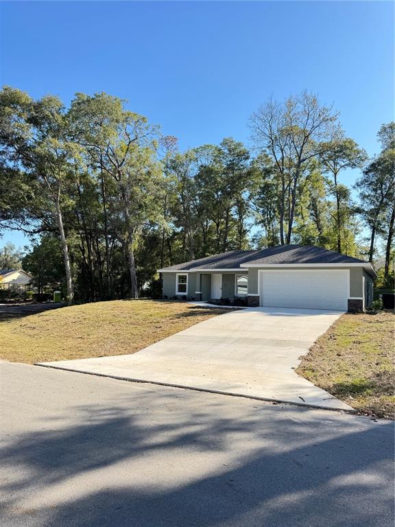19330 Southwest 91st Loop Dunnellon, FL 34432 - Photo 2 of 46 a view of pool and outdoor space