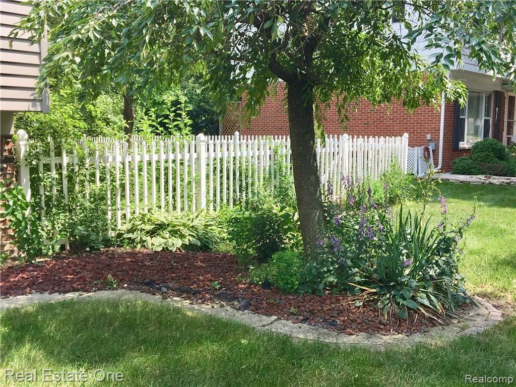 3972 Ruthland Drive Troy, MI 48084 - Photo 2 of 12