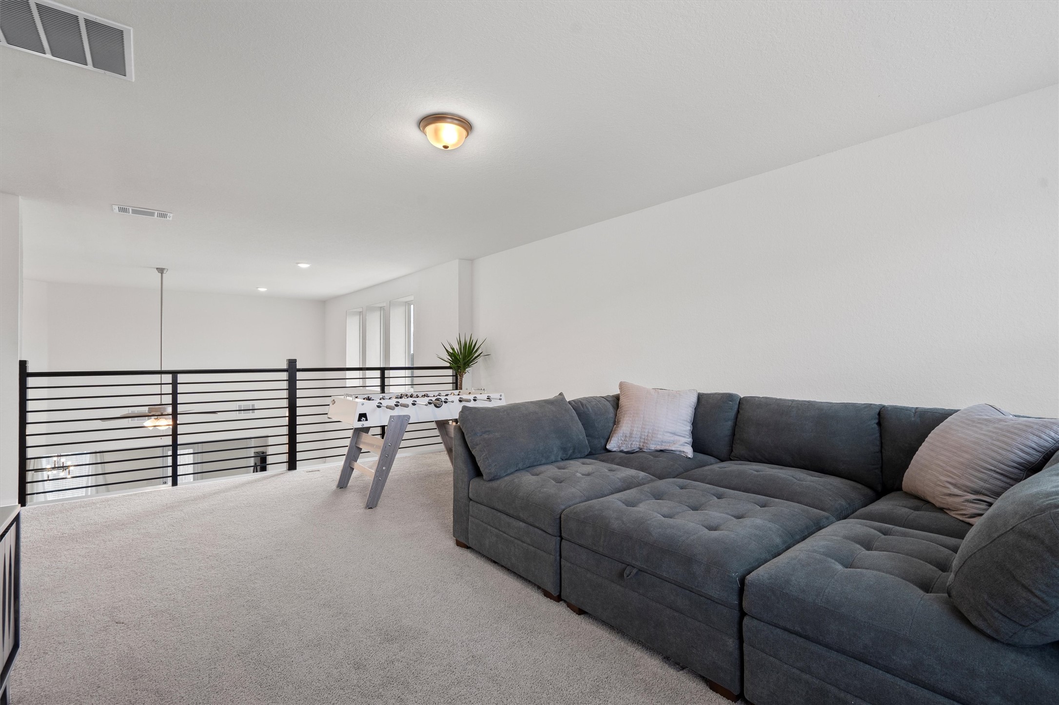 6720 Coalinga Lane Pflugerville, TX 78660 - Photo 26 of 38 a living room with furniture