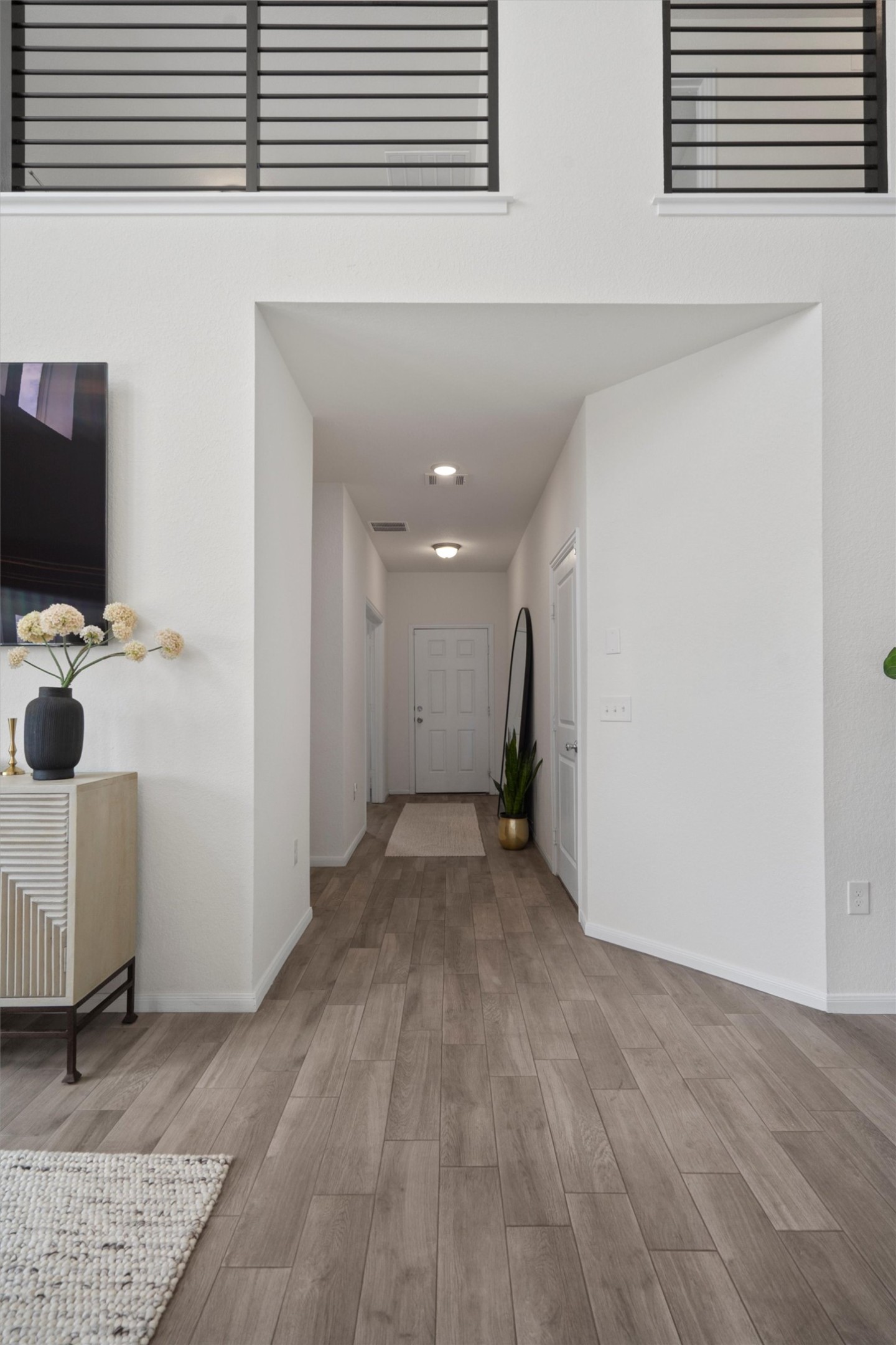 6720 Coalinga Lane Pflugerville, TX 78660 - Photo 4 of 38 a view of a livingroom with wooden floor