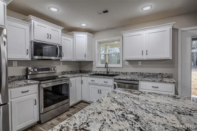 $345,000 | 1100 Daytona Drive, Lebanon, MO 65536