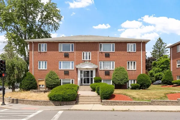 $369,000 | 186 Lexington Street, Unit 7, Watertown, MA 02472