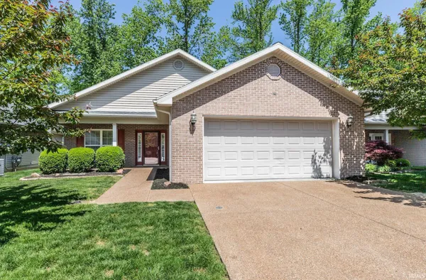 $260,000 | 3304 Fawn Hill Drive, Evansville, IN 47711