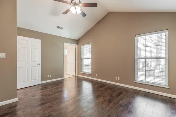 $260,000 | 3304 Fawn Hill Drive, Evansville, IN 47711