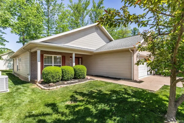 $260,000 | 3304 Fawn Hill Drive, Evansville, IN 47711