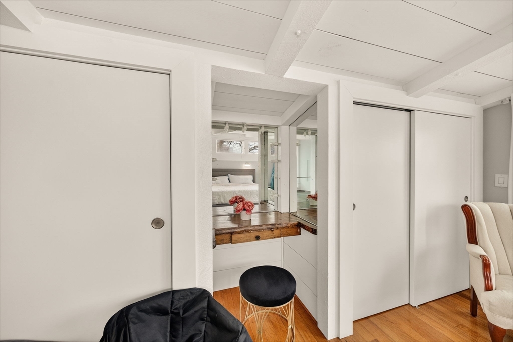 112 Hiatt Street Fall River, MA 02721 - Photo 15 of 36