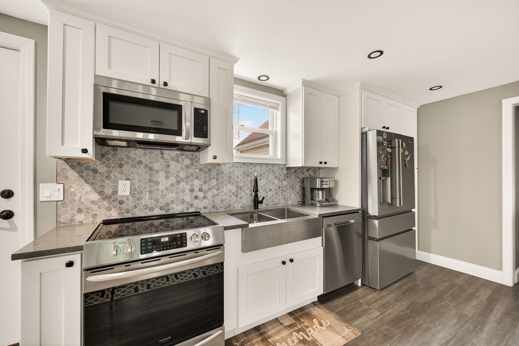 112 Hiatt Street Fall River, MA 02721 - Photo 21 of 36