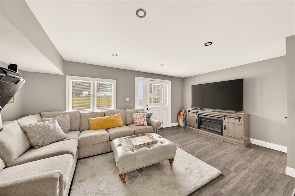 112 Hiatt Street Fall River, MA 02721 - Photo 22 of 36