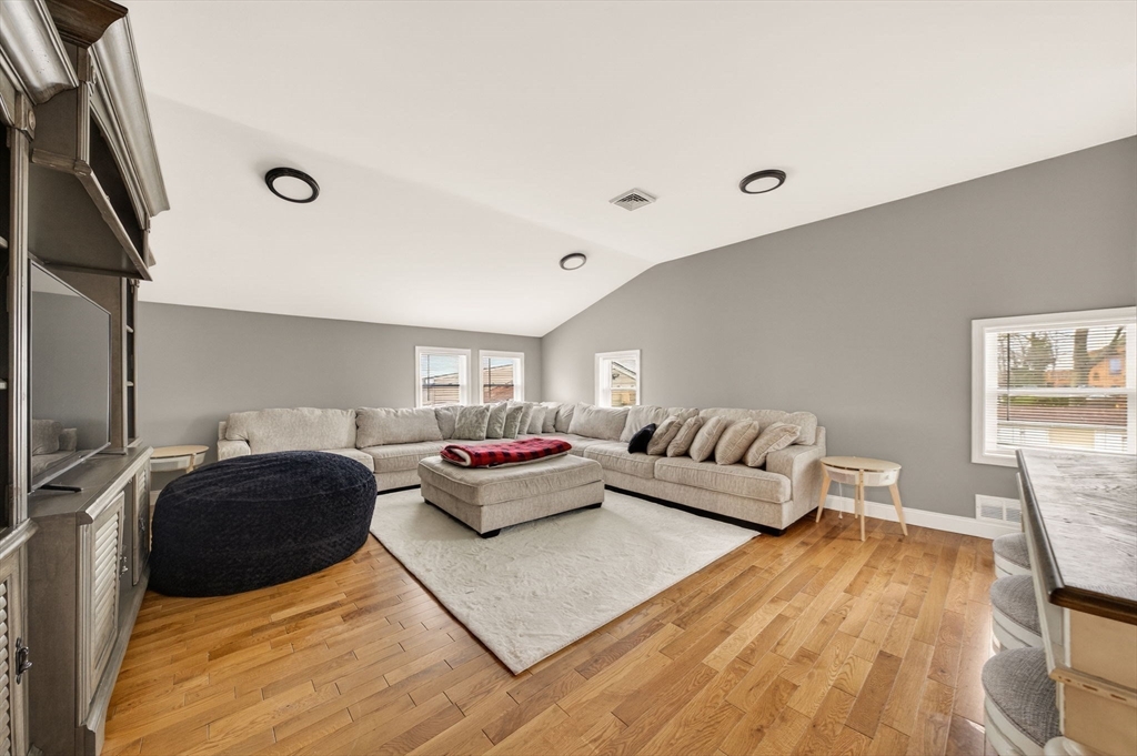 112 Hiatt Street Fall River, MA 02721 - Photo 26 of 36