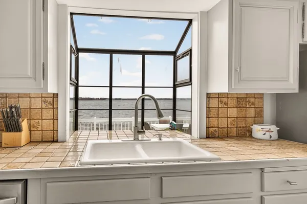 $949,000 | 112 Hiatt Street, Fall River, MA 02721