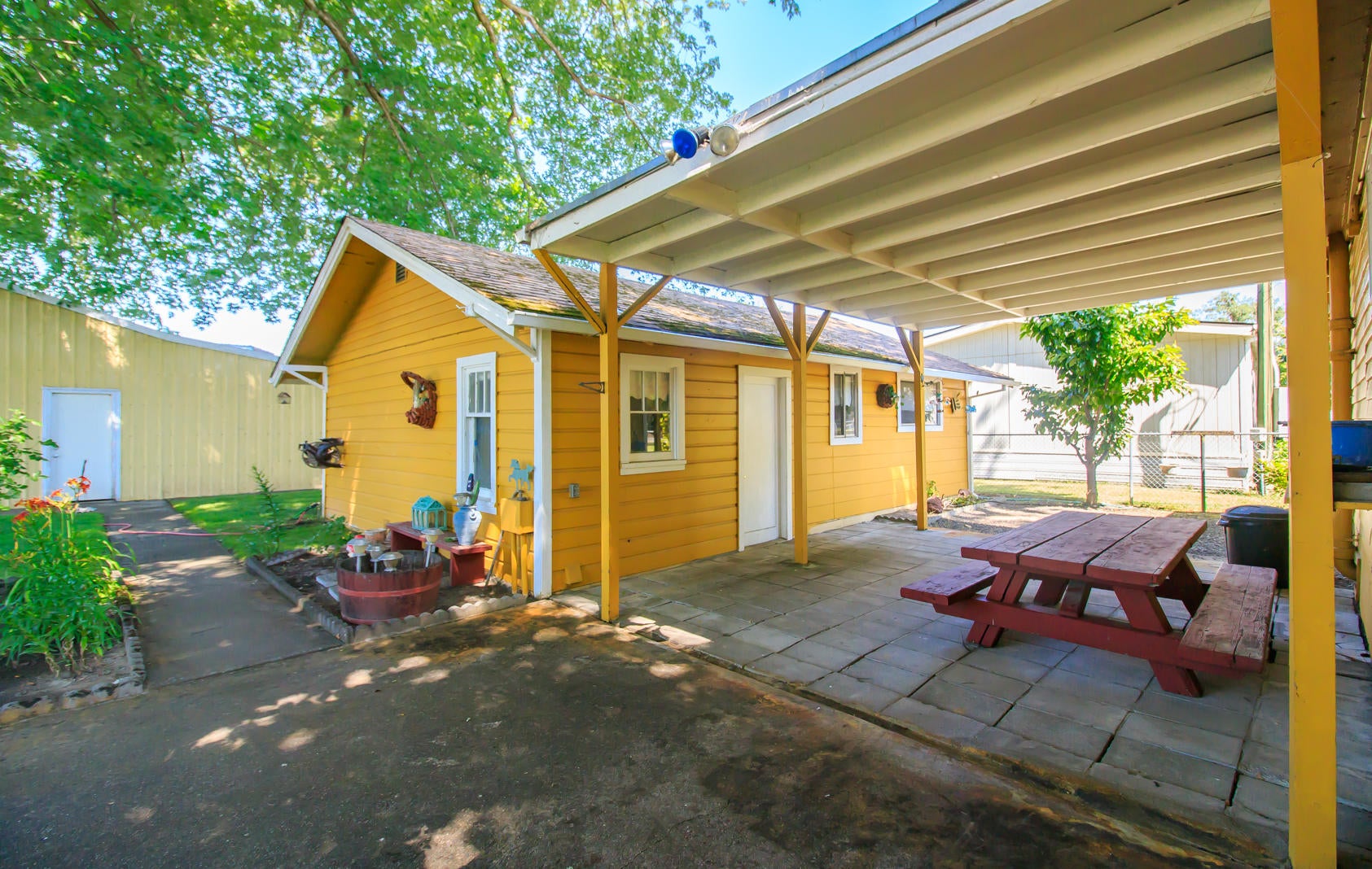 5161 Gebhard Road Central Point, OR 97502 - Photo 18 of 27 18
