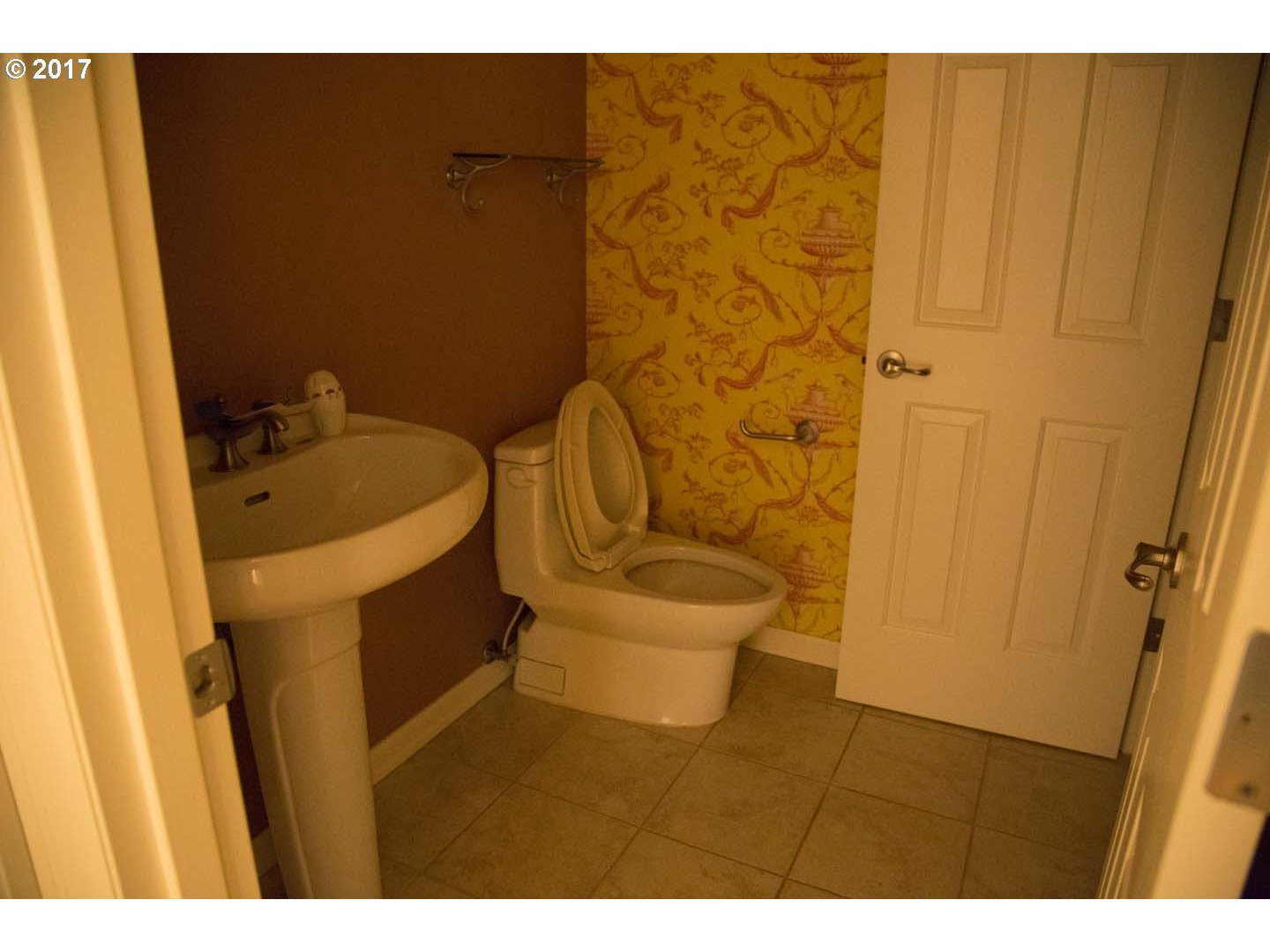 3845 Northwest Susbauer Road Cornelius, OR 97113 - Photo 5 of 17 Bathroom