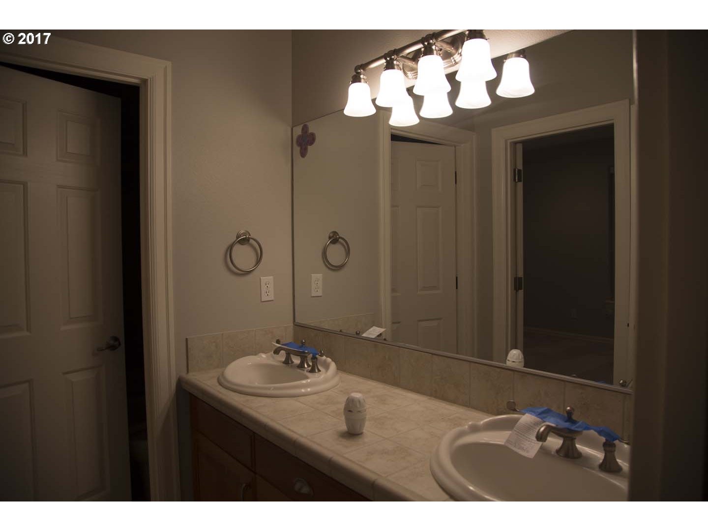 3845 Northwest Susbauer Road Cornelius, OR 97113 - Photo 10 of 17 Bathroom