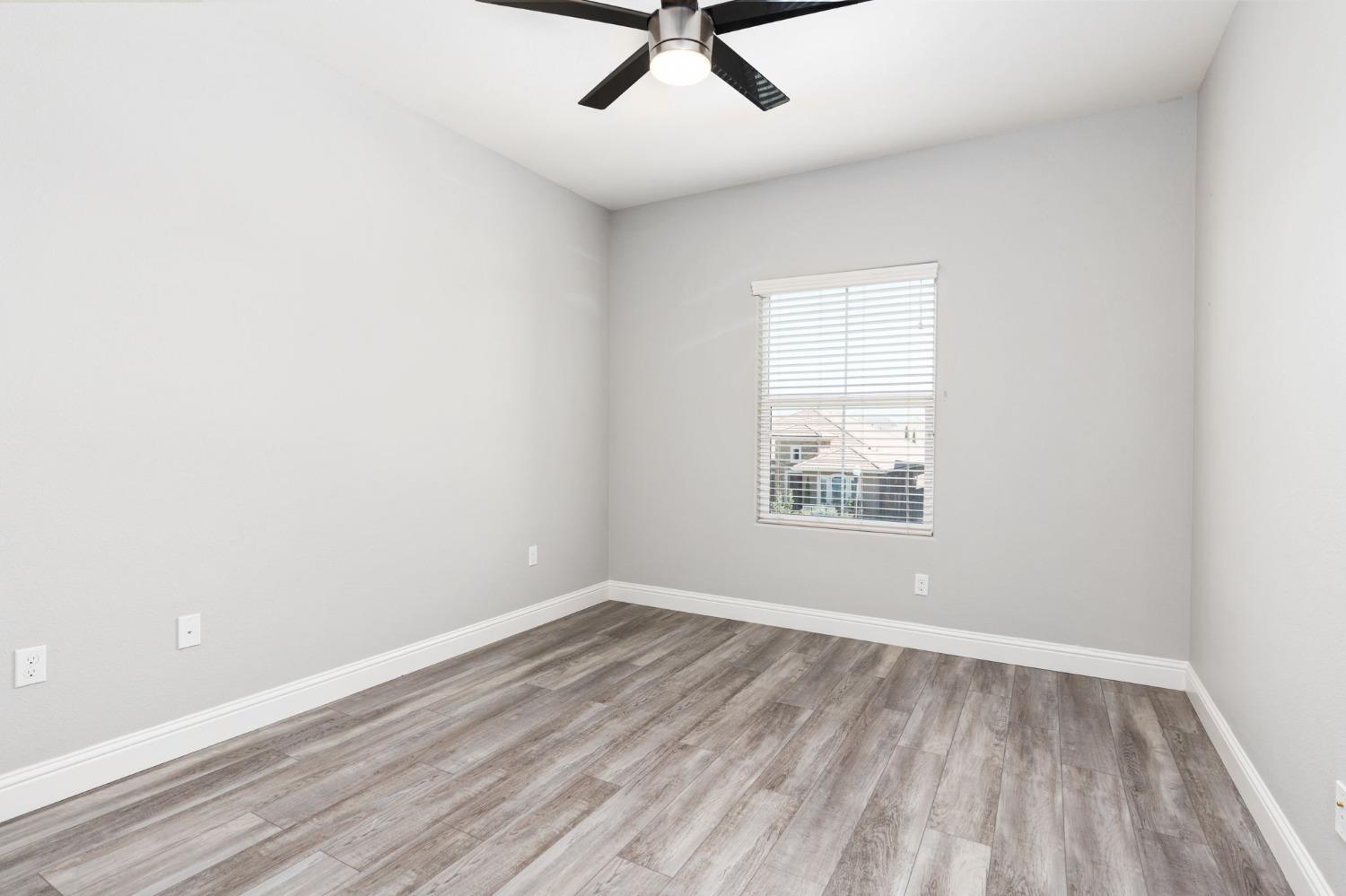 1412 North Traverse Avenue Clovis, CA 93619 - Photo 24 of 41