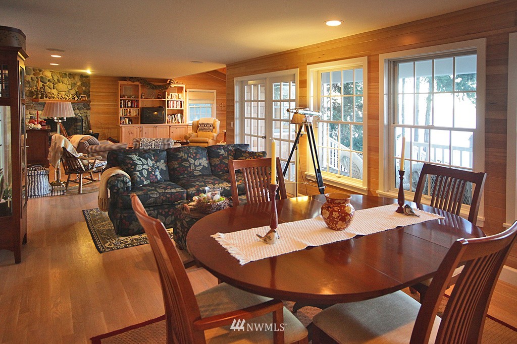 3979 Saratoga Road Langley, WA 98260 - Photo 3 of 25 Gallery Image 3