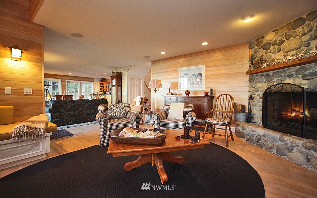 3979 Saratoga Road Langley, WA 98260 - Photo 4 of 25 Gallery Image 4