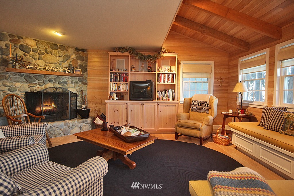 3979 Saratoga Road Langley, WA 98260 - Photo 5 of 25 Gallery Image 5