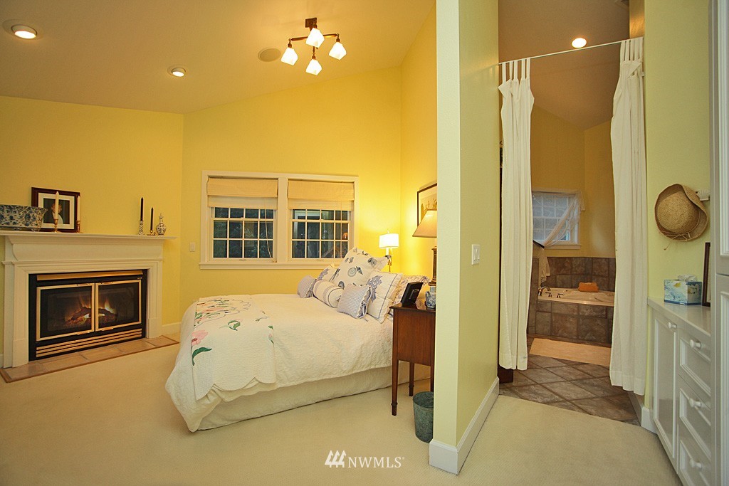 3979 Saratoga Road Langley, WA 98260 - Photo 10 of 25 Gallery Image 10