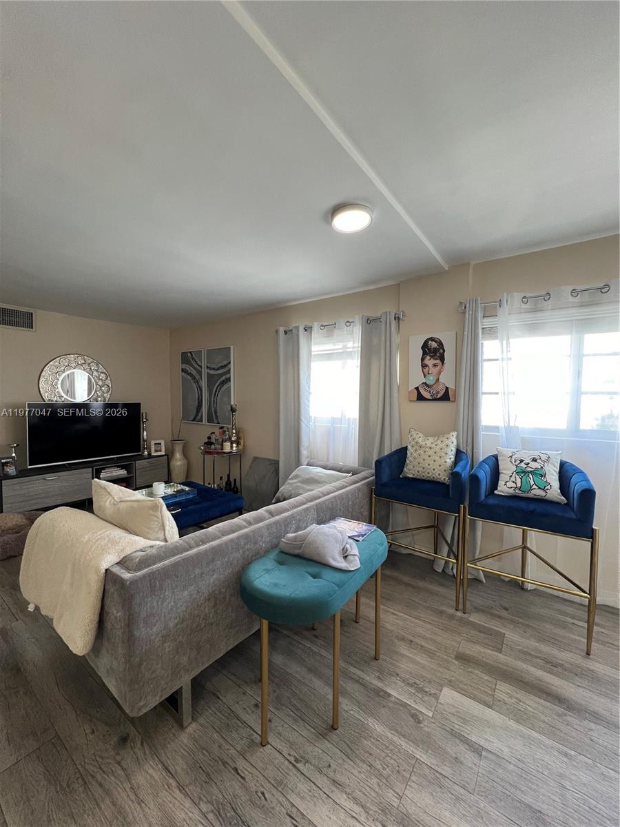 1340 Lincoln Road, Unit 408 Miami Beach, FL 33139 - Photo 2 of 8