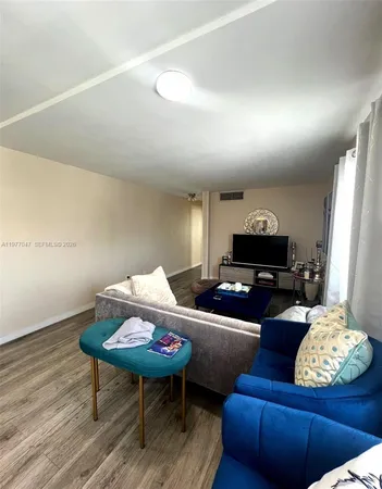 $2,300 | 1340 Lincoln Road, Unit 408, Miami Beach, FL 33139