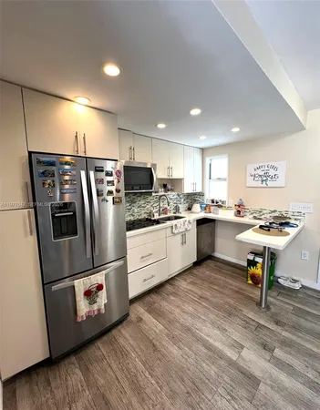 $2,300 | 1340 Lincoln Road, Unit 408, Miami Beach, FL 33139