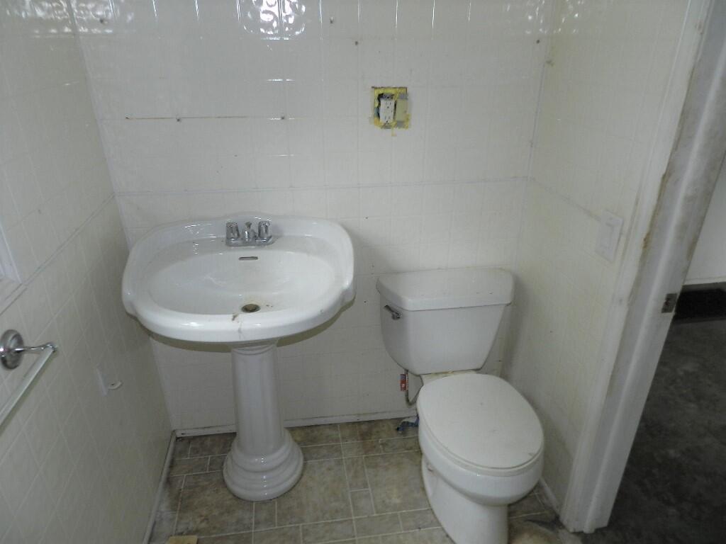 3984 Riverside Road Benton Harbor, MI 49022 - Photo 12 of 21 DSCN0166