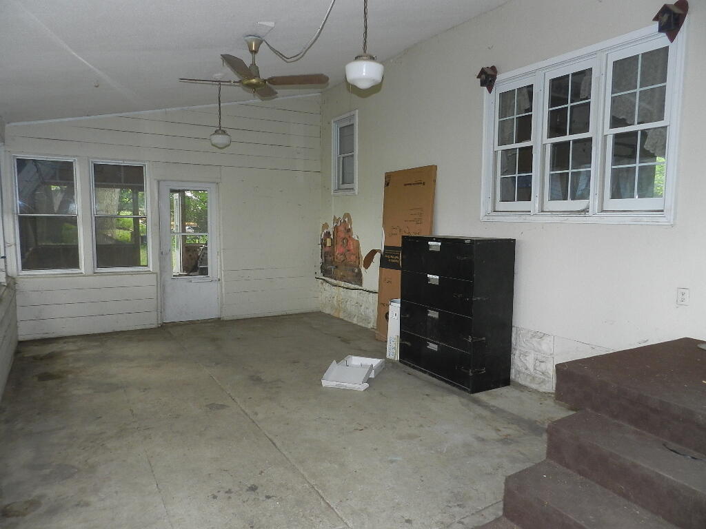 3984 Riverside Road Benton Harbor, MI 49022 - Photo 13 of 21 DSCN0167