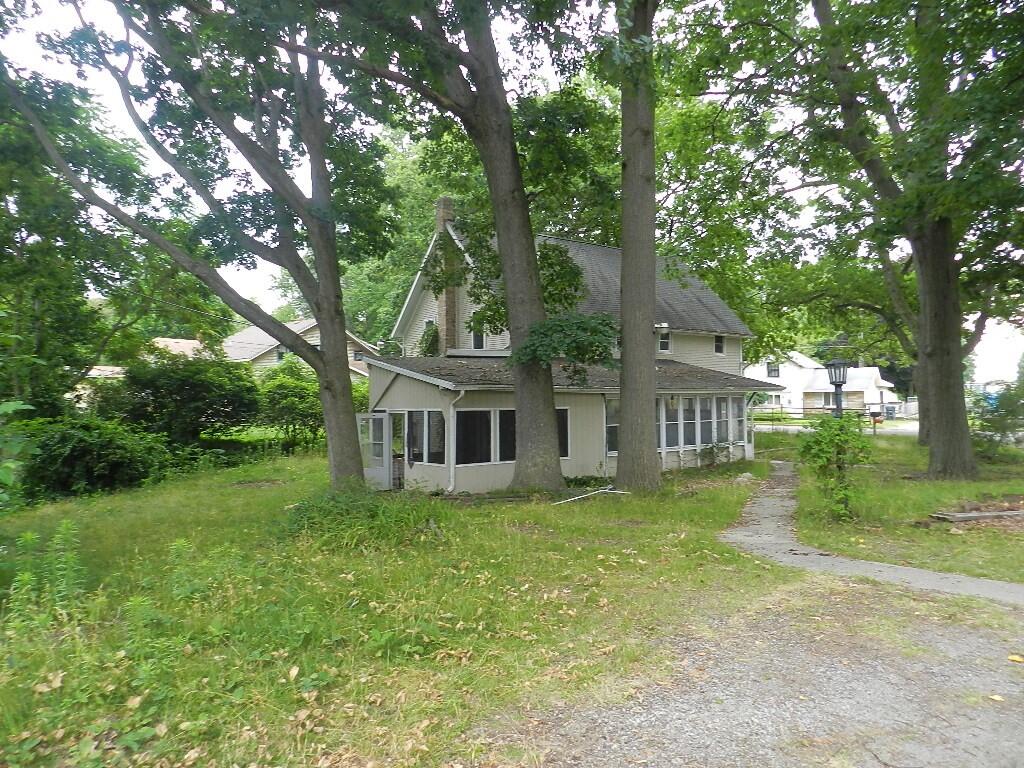 3984 Riverside Road Benton Harbor, MI 49022 - Photo 5 of 21 DSCN0158