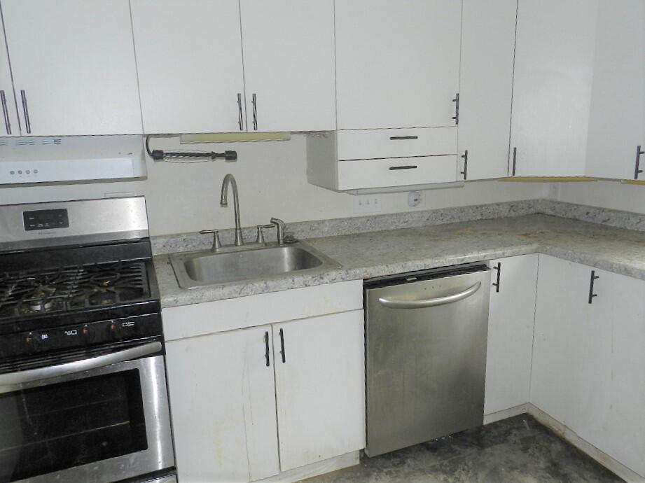 3984 Riverside Road Benton Harbor, MI 49022 - Photo 8 of 21 DSCN0161