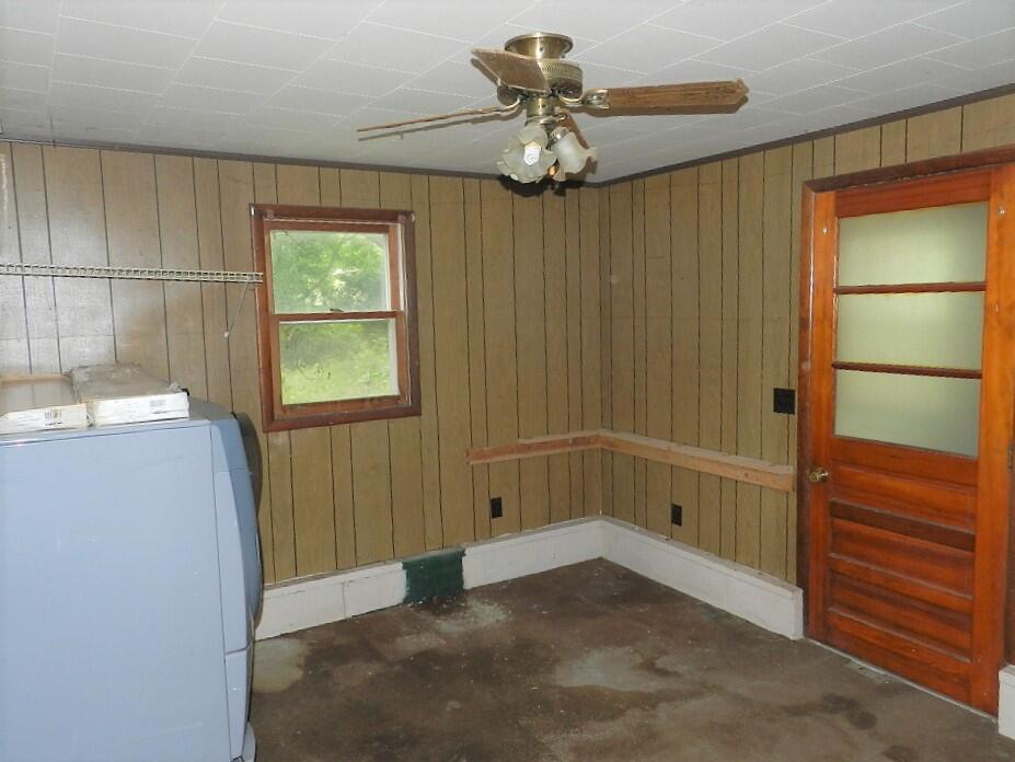 3984 Riverside Road Benton Harbor, MI 49022 - Photo 9 of 21 DSCN0162