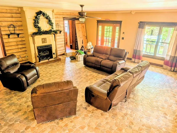 724 West Old Fifty Three Street North, Celina, TN 38551
