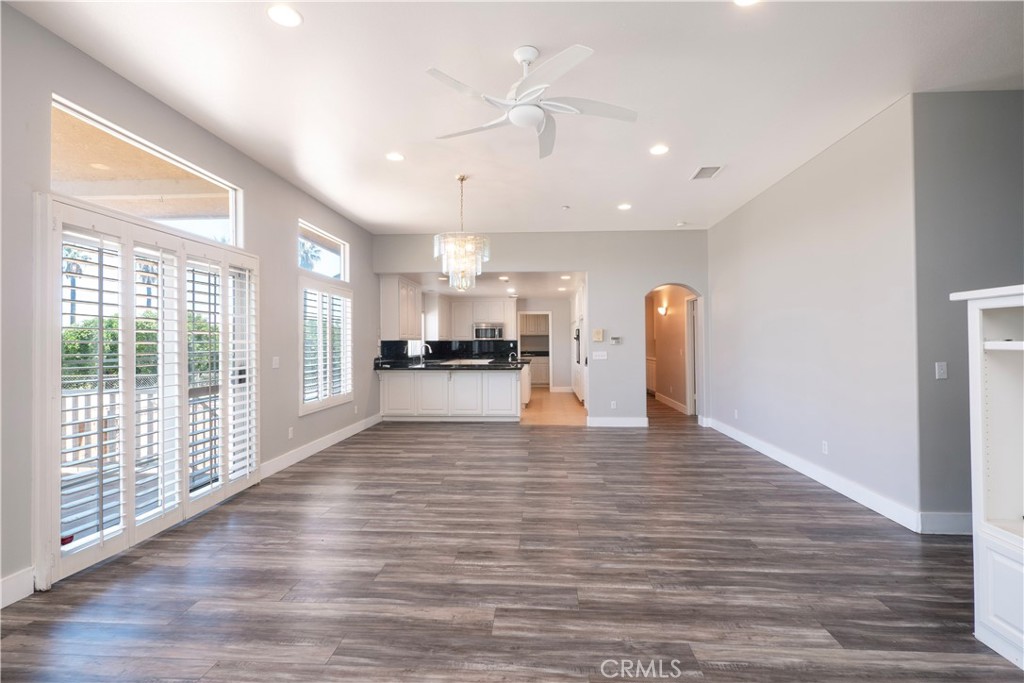 8715 Dufferin Avenue Riverside, CA 92504 - Photo 4 of 41