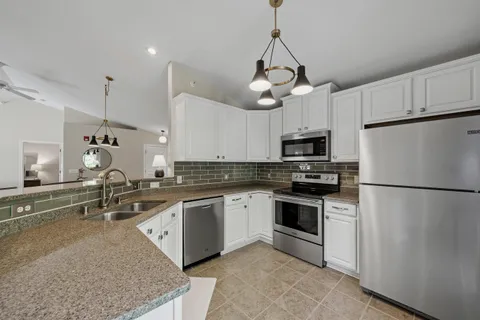 $329,900 | 370 East Veterans Way, Unit 5, Mukwonago, WI 53149