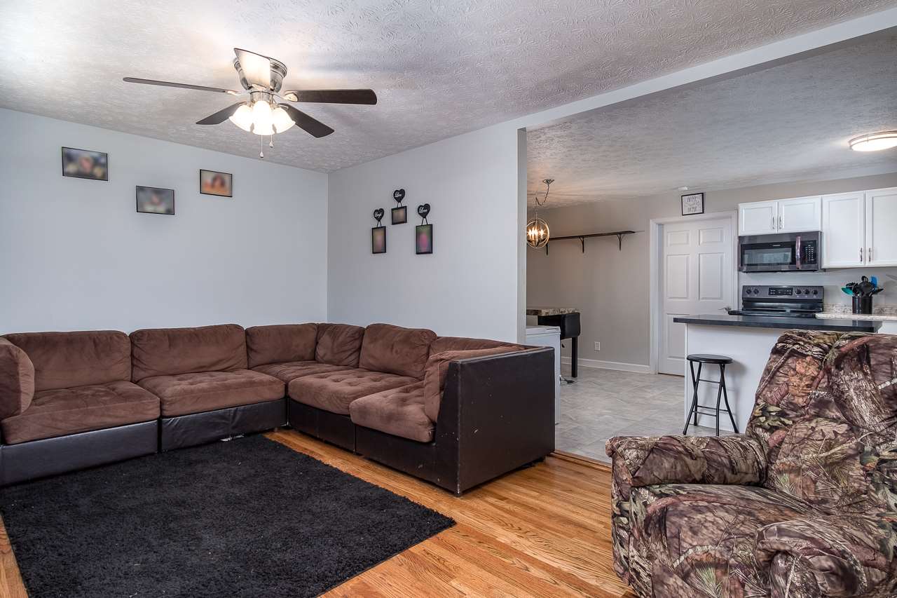 30 Westgate Road Verona, VA 24482 - Photo 4 of 28 Gallery Image 4