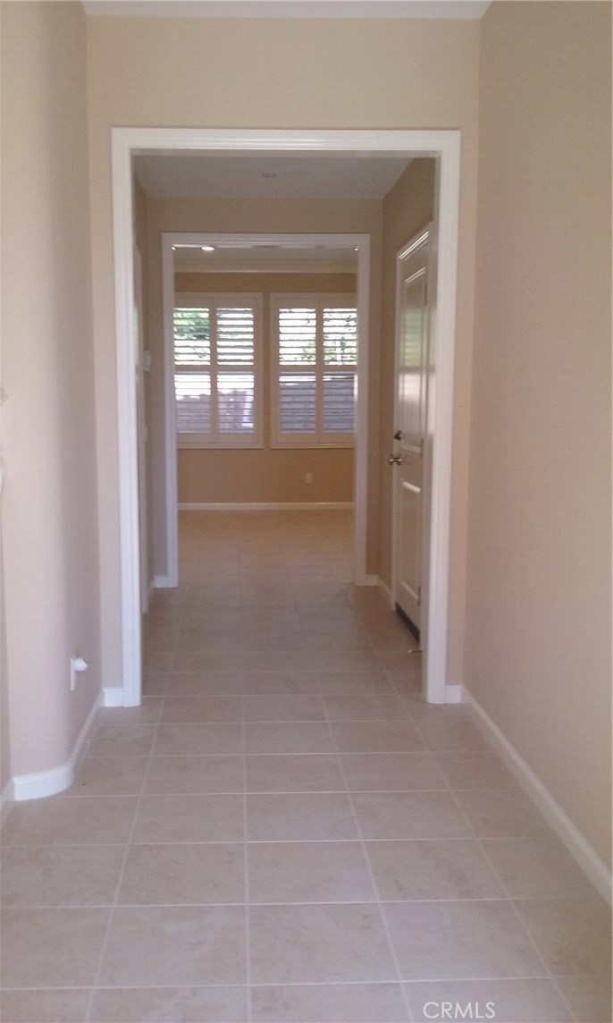 182 Working Ranch Irvine, CA 92602 - Photo 5 of 46 Entrance Hallway