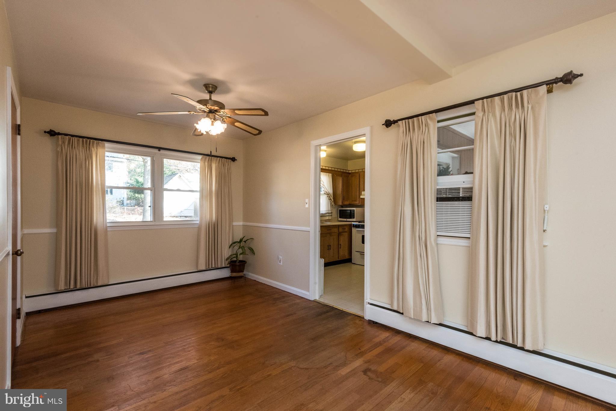 213 Sun Glo Road Pasadena, MD 21122 - Photo 4 of 30 Dining Room