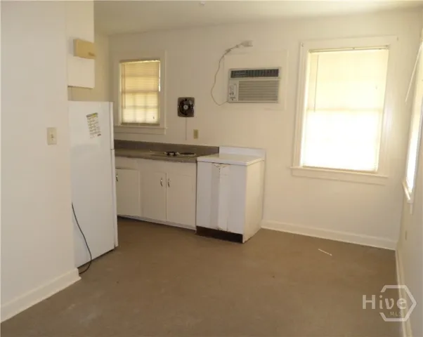 $1,000 | 2302 East 40th Street, Unit B, Savannah, GA 31404