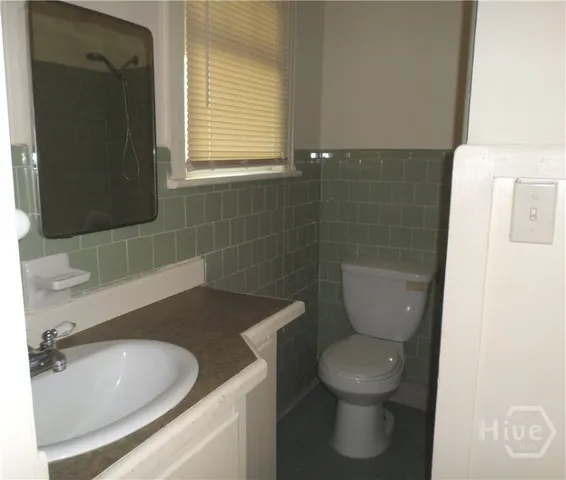 $1,000 | 2302 East 40th Street, Unit B, Savannah, GA 31404