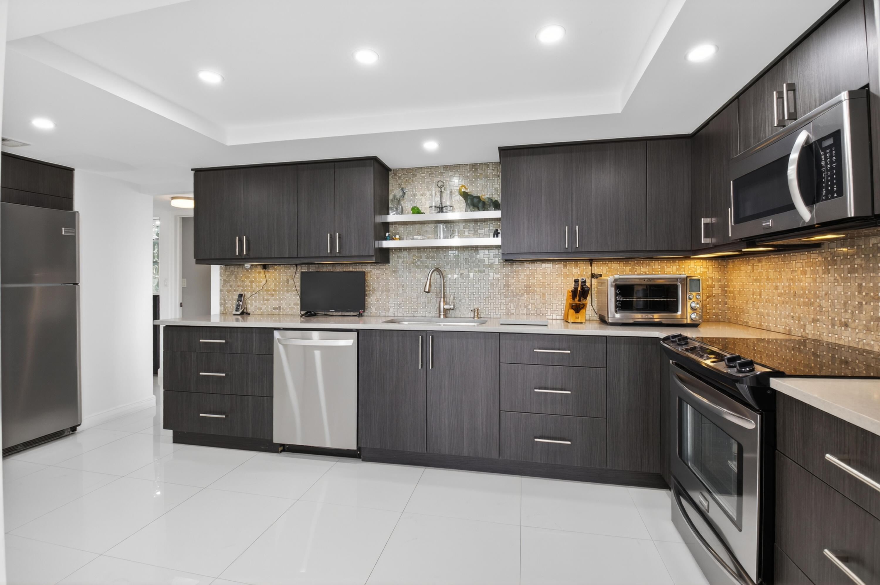 7738 Lakeside Boulevard, Unit 334 Boca Raton, FL 33434 - Photo 17 of 61 KITCHEN