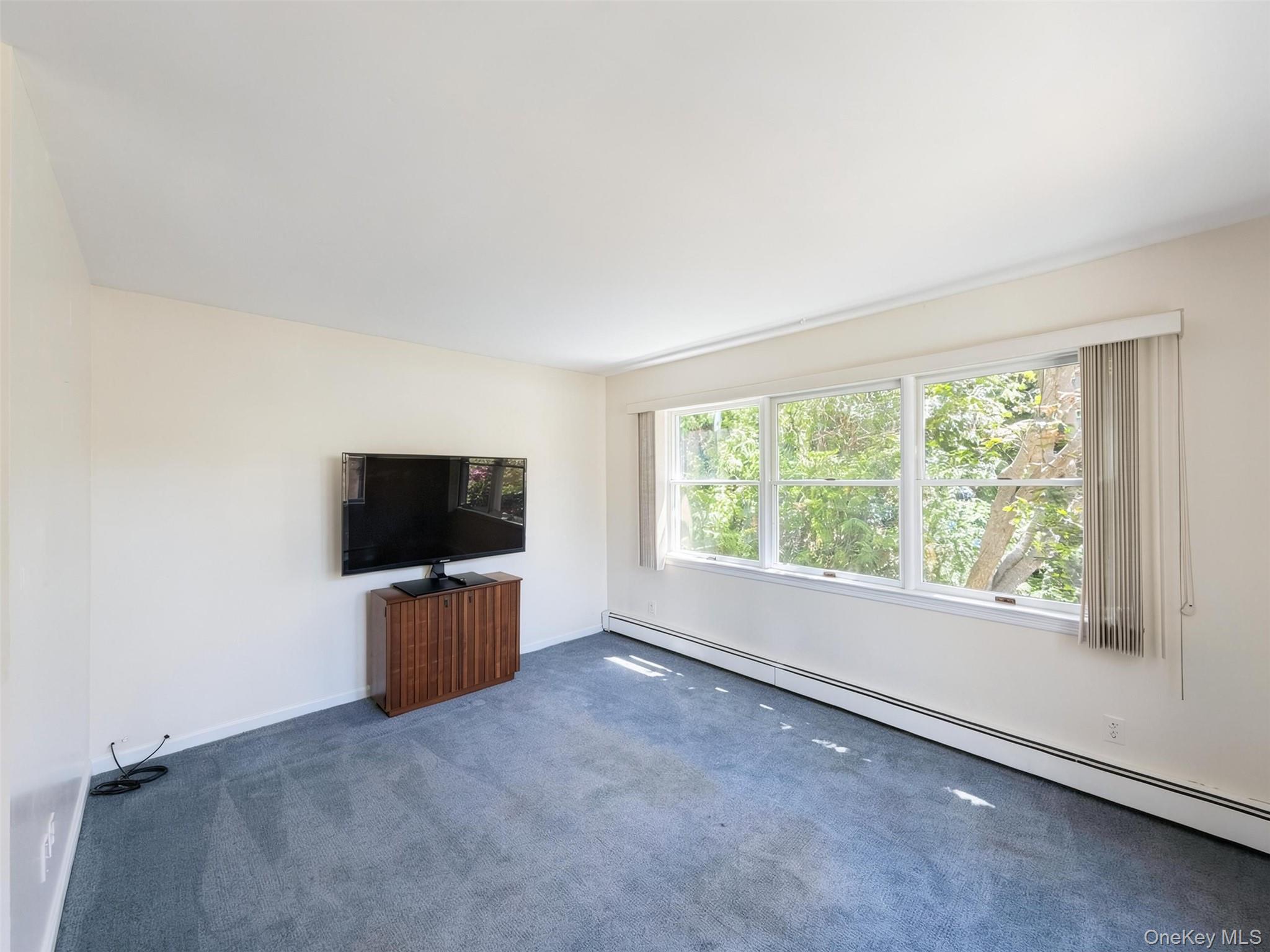 3584 Condor Road Levittown, NY 11756 - Photo 23 of 45