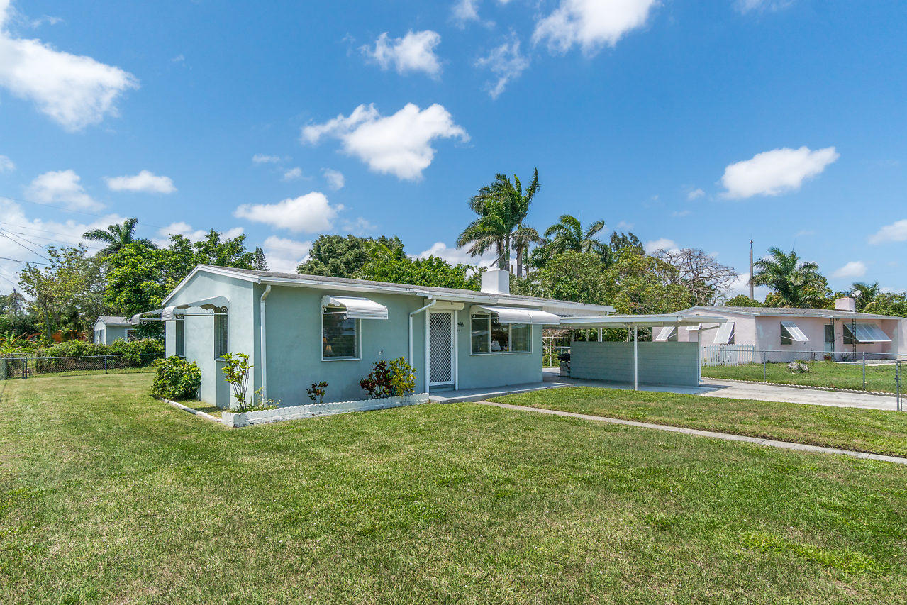 004-441PineRd-WestPalmBeach-FL-small