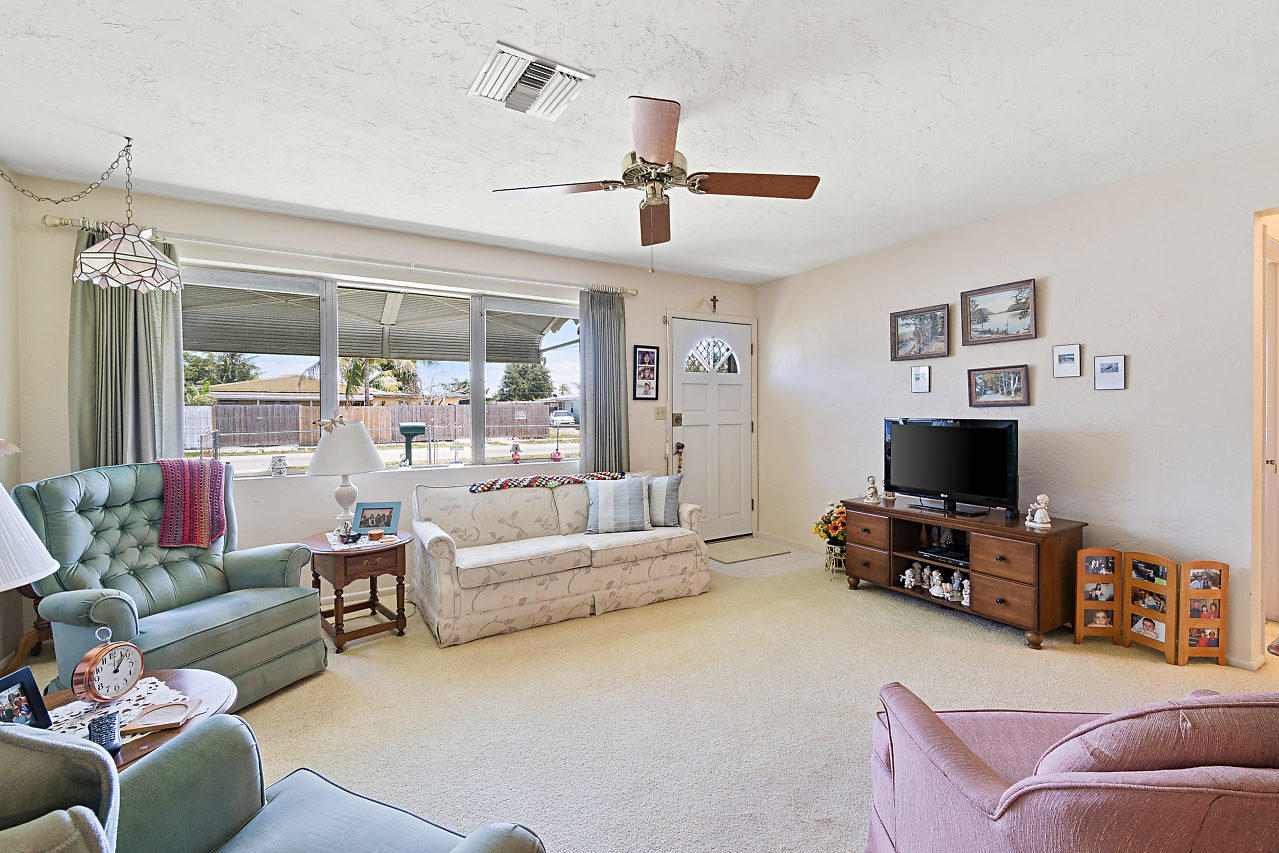 006-441PineRd-WestPalmBeach-FL-small
