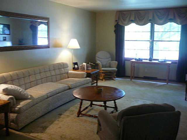 1980 Lytham Road Upper Arlington, OH 43220 - Photo 4 of 18