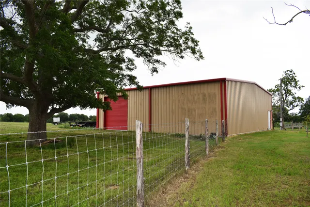 $999,999 | 443 County Road 280, Shiner, TX 77984