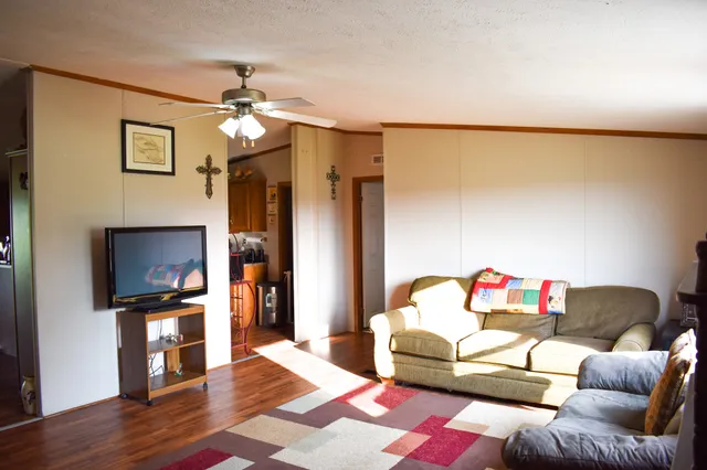 $999,999 | 443 County Road 280, Shiner, TX 77984