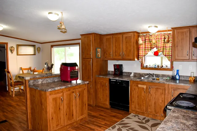 $999,999 | 443 County Road 280, Shiner, TX 77984