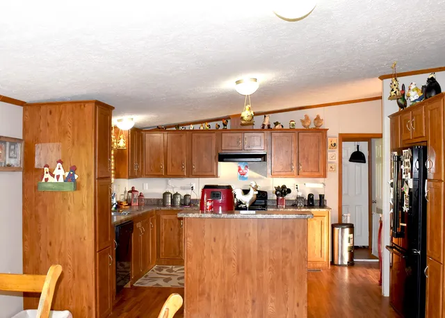 $999,999 | 443 County Road 280, Shiner, TX 77984