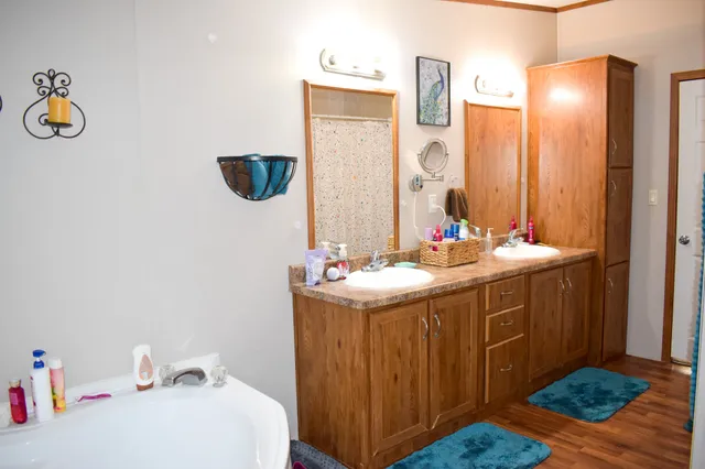 $999,999 | 443 County Road 280, Shiner, TX 77984